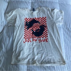 SUPER CUTE Harry Styles love on tour t-shirt official merch size m